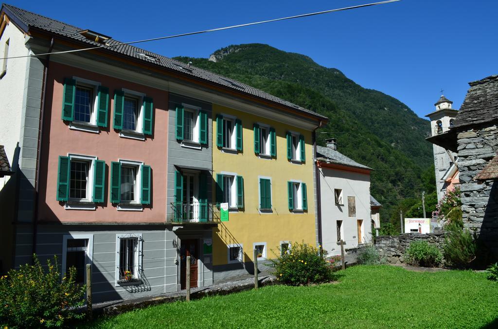 Hotel Garni Maggia Giumaglio Kültér fotó